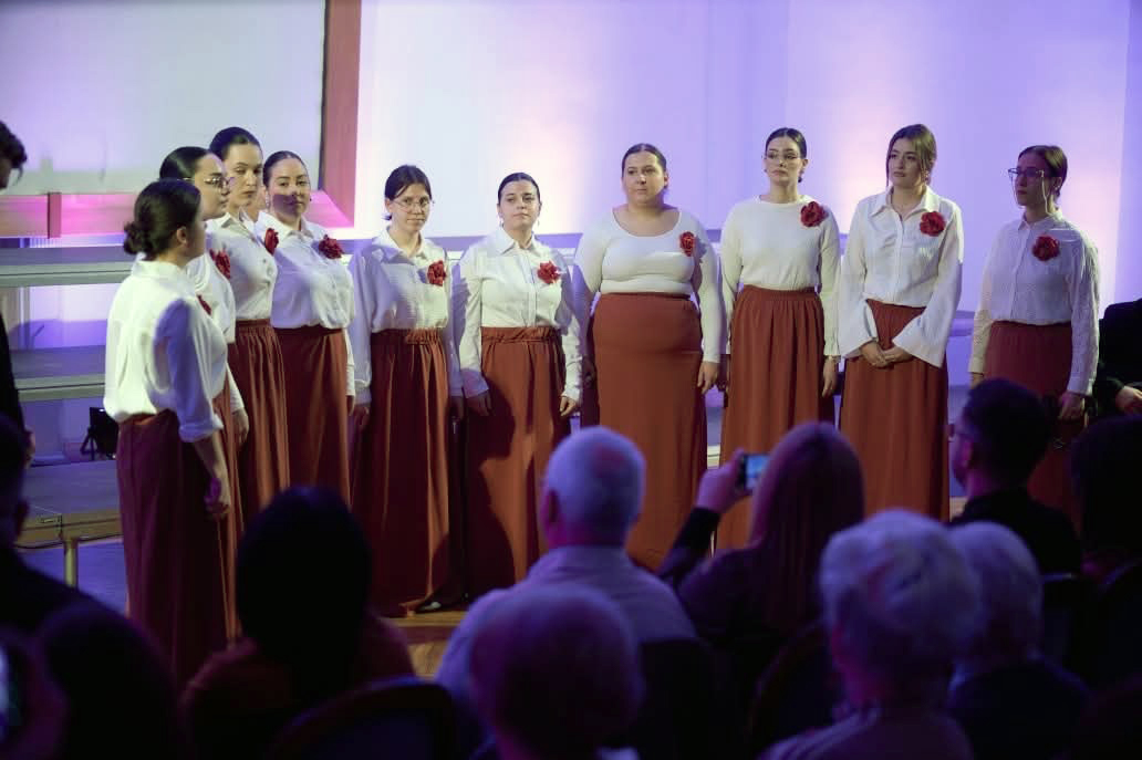 b67b7237 bac4 4101 8564 50fd227fc95c